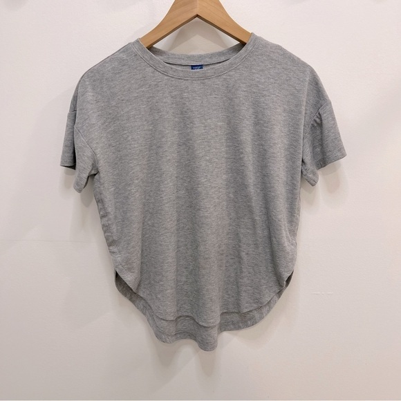 ULTRA lite t-shirt with side slit and rubbed fabric in gray - Picture 1 of 9